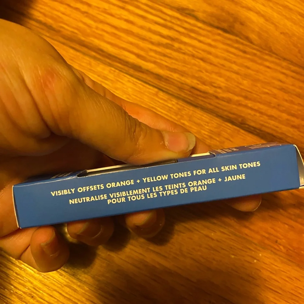 ELF Camo Color Corrector - Blue - Picture 2 of 4